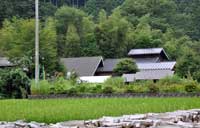 稲作は明治に入って，泉沢集落で試験的に行われ，その結果馬場集落で本格的に実施。ただ大金をかけた割りには成果は小さかったとか