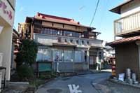 昭和初期の近代木造住宅です。町の近代化遺産として保存したいそうです