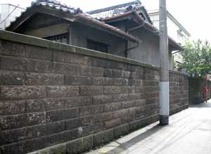 玉ノ井御殿の石塀